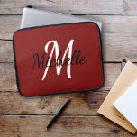 Funda Para Portátil Monograma sencillo moderno inicial   nombre estilo<br><div class="desc">Funda portátil con fondo rojo y monograma personalizado blanco primer y primer nombre.</div>
