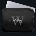 Funda Para Portátil Monograma simple moderno blanco y negro inicial<br><div class="desc">Un bonito diseño blanco y negro con un sencillo y moderno nombre de monograma e inicial.</div>