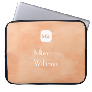 Funda Para Portátil Monograma simple y Moda de Naranja Peach con nombr