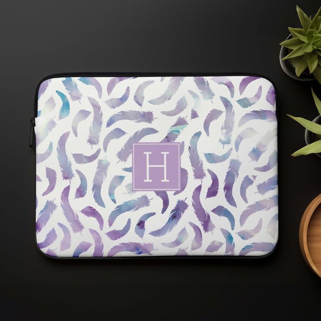 Funda Para Portátil Monogramación de plumas de agua azul y lavanda (Subido por el creador)