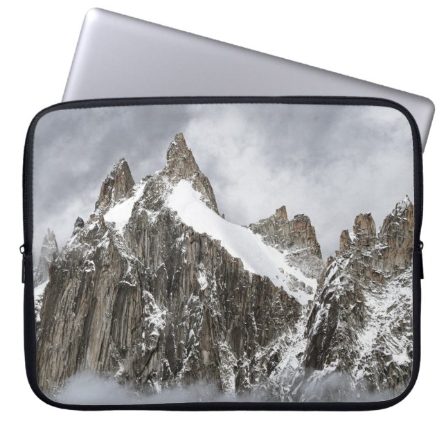 FUNDA PARA PORTÁTIL MONTAÑA MARRÓN (Frente)