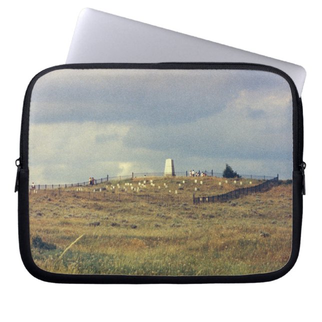 Funda Para Portátil Monumento nacional del campo de batalla del Little (Frente)
