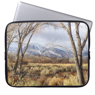 Funda Para Portátil Mountain View del valle de Owens de Mt. Tom