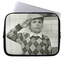 Funda Para Portátil Muchacho que sostiene una espada de madera