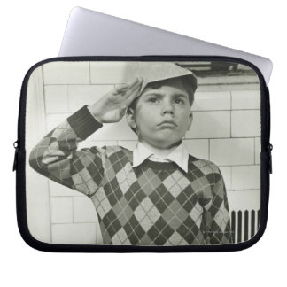Funda Para Portátil Muchacho que sostiene una espada de madera