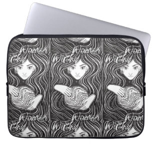 Funda Para Portátil Mujer Brujera Artista Negro y Blanco