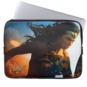 Funda Para Portátil Mujer maravilla corriendo en el campo de batalla