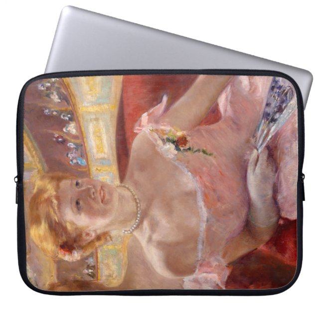 Funda Para Portátil Mujer norteamericana con collar de perla y vestido (Frente)