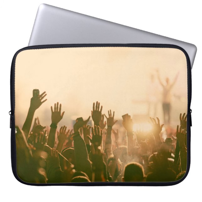 Funda Para Portátil Multitud en concierto - concierto de fotos al esti (Frente)