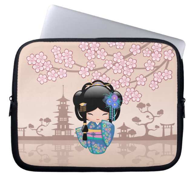 Funda Para Portátil Muñeca Keiko Kokeshi - Chica de Kimono azul Geisha (Frente)