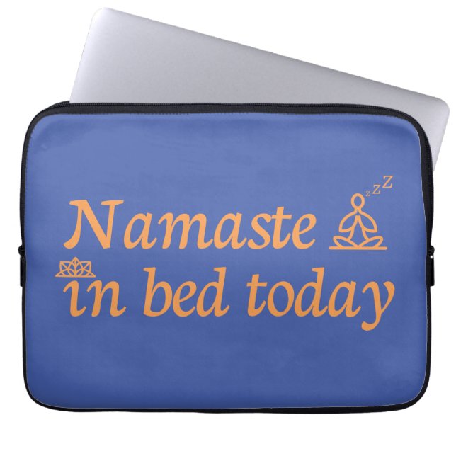 Funda Para Portátil Namaste en la cama (Frente)