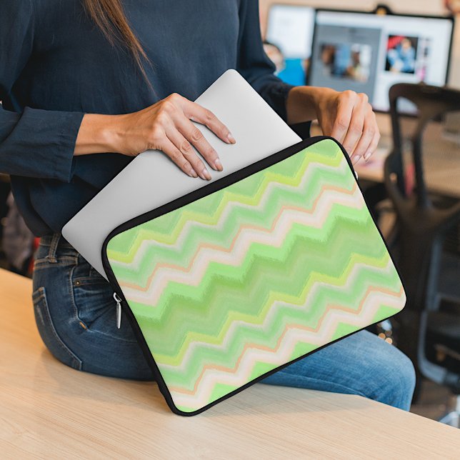 Funda Para Portátil Naranja de verano divertido Lime Green Ikat Zigzag (Subido por el creador)