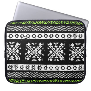 Funda Para Portátil Navajo tribal, patrón verde blanco negro.