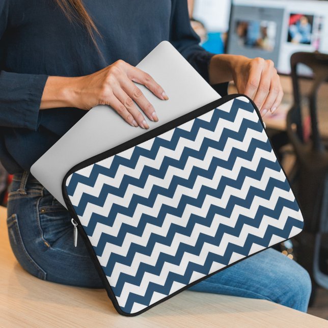 Funda Para Portátil Navy Zigzag, Navy Chevron, patrón geométrico (Subido por el creador)