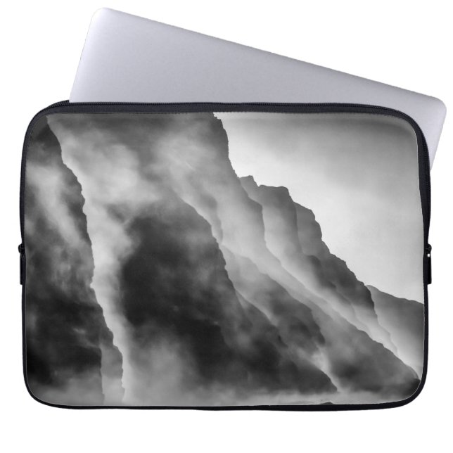 Funda Para Portátil Niebla sobre las rocas (Frente)