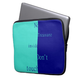 Funda Para Portátil No Hay Tesoro Dentro – No Tocar