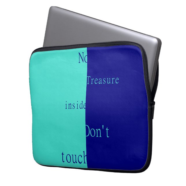 Funda Para Portátil No Hay Tesoro Dentro – No Tocar  (Anverso izquierdo)