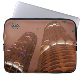 Funda Para Portátil Noche de los invasores de la ciudad Marina