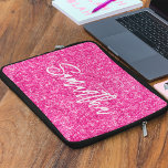 Funda Para Portátil Nombre de guión de pincel de Purpurina rosado cali<br><div class="desc">Crea tu propio purpurina de lujo rosa caliente con nombre o monograma. Personalizar el estilo y el tamaño de caligrafía del guión de la brocha. Hay otros estilos de fuente en el sistema. Mueva,  duplique o elimine el gráfico de brillo falso.</div>