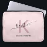 Funda Para Portátil Nombre de monograma de escritura rosa de color neg<br><div class="desc">Moderno guión rosa rosa monogénico nombre funda para portátil</div>