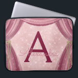 Funda Para Portátil Nombre de monograma de las cortinas rosa y borgoña<br><div class="desc">Funda Monograma Girly Sparkle de las cortinas rosa y borgoña de Rubor. Este funda se puede personalizar para incluir su nombre inicial y su nombre de pila.</div>