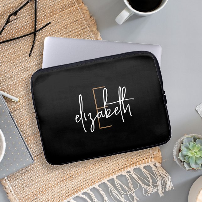 Funda Para Portátil Nombre moderno de monograma blanco negro (Subido por el creador)