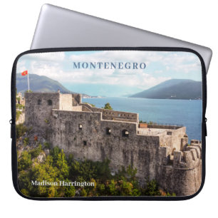 Funda Para Portátil Nombre personalizado y Montenegro de texto