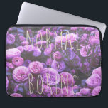 FUNDA PARA PORTÁTIL NORMAL ES ABURRIDO<br><div class="desc">Un diseño fotográfico floral de estilo retro moderno y bonito con una hermosa flor,  y un guión escrito a mano que dice "Hoy es aburrido". Vintage y moda al mismo tiempo,  este diseño está hecho para ti.</div>
