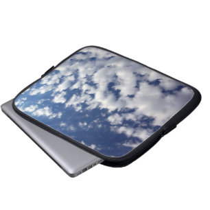 Funda Para Portátil Nubes esponjosas En El Cielo Azul