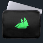Funda Para Portátil Ocean Glow_Green-on-Black Clipper Ship<br><div class="desc">Si se siente creativo,  puede cambiar el tamaño,  posición,  color e incluso el número de barcos Clipper,  junto con el color de fondo. Sólo tienes que hacer clic en "Personalizar" y ¡ya te vas!</div>