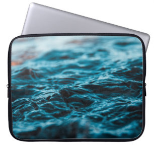 FUNDA PARA PORTÁTIL OLA DE AGUA EN FOTOGRAFÍA CERRADA