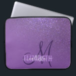 Funda Para Portátil Ombre de degradado de Purpurina violeta diagonal p<br><div class="desc">Este elegante diseño es perfecto para una mujer elegante y elegante. Presenta un gradiente diagonal falso purpurina violeta y brillante impreso en la parte superior de un fondo violeta morado. Es una visión única de la tendencia del gradiente purpurina que actualmente es muy popular. Es un diseño lujoso, glamuroso, moderno...</div>