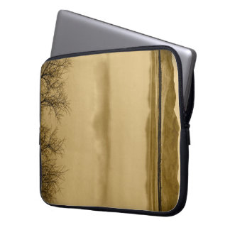 FUNDA PARA PORTÁTIL PAISAJE ARTÍSTICO CON LAGO Y REFLEJOS