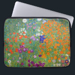 Funda Para Portátil Paisaje de Bauerngarten Gustav Klimt<br><div class="desc">Una manga portátil con la pintura al óleo de arte fino de Gustav Klimt (1862-1918),  Bauerngarten o Flower Garden (1906). Representación colorida de petunias,  austeras y otras flores en el jardín de la época Art Nouveau.</div>