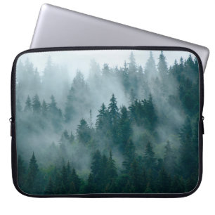 Funda Para Portátil Paisaje oxidado con bosque de abetos en la cosecha