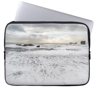 Funda Para Portátil Pálido paisaje marino espumoso, Islandia