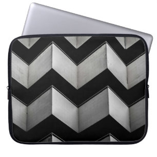 FUNDA PARA PORTÁTIL PAPEL DE PALABRAS DE CHEVRON NEGRO Y BLANCO