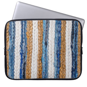 Funda Para Portátil Papeleo de denim: alfombra de jeans reciclados.