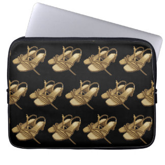 Funda Para Portátil Par De Tacones Dorados Pixelados