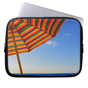 Funda Para Portátil Paraguas de Playa Colorido en una Fotografía de un