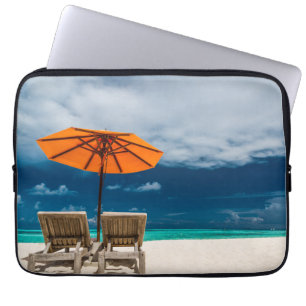 Funda Para Portátil Paraguas de Sun en la playa de Sandy Maldives