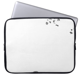 FUNDA PARA PORTÁTIL PAREJA SENTADA EN BENCH BAJO FOTO DE GRAYSCALE DE 