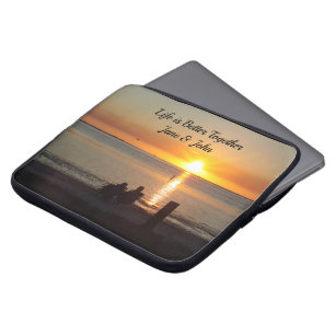 Funda Para Portátil Pareja Sentada En La Playa En La Cita De La Manga 