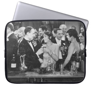 Funda Para Portátil Pareja tomando algo en el concurrido bar