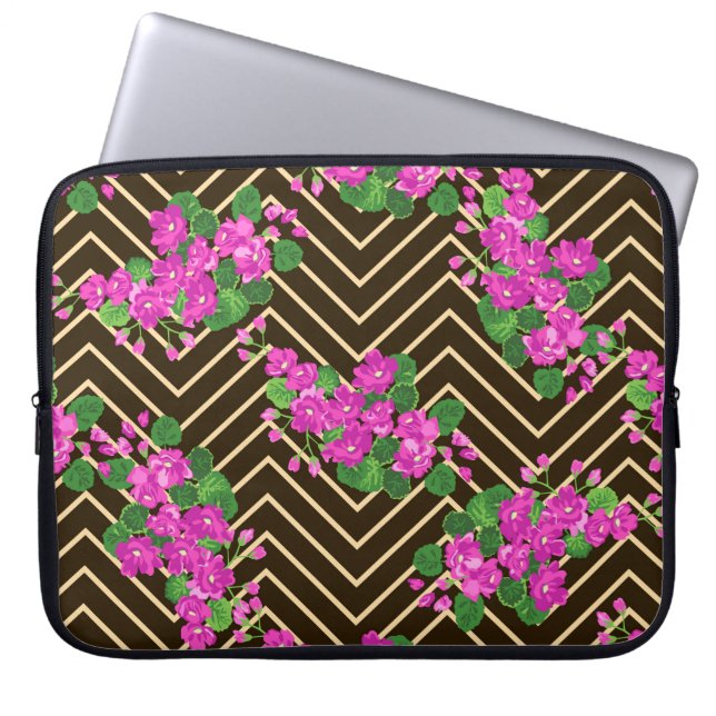 Funda Para Portátil Patrón ardiente e inquebrantable en flores dulces. (Frente)