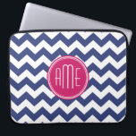Funda Para Portátil Patrón Chevron con monograma - Magenta de la Marin<br><div class="desc">Un diseño popular con un área para añadir sus iniciales. Colores y patrones de moda para tu teléfono. Si necesita ajustar los monogramas,  pulse sobre el botón personalizar y realice cambios.</div>