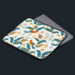 Funda Para Portátil Patrón de aves exóticas tropicales y hojas<br><div class="desc">Acuarelas modernas,  coloridas aves exóticas y exóticas y exuberantes hojas tropicales de un patrón ininterrumpido.</div>