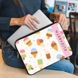 Funda Para Portátil Patrón de crema de hielo, cono de crema de hielo,<br><div class="desc">Patrón lindo,  divertido y adorable con helados y rociadores. Un regalo moderno y de moda,  perfecto para los amantes de los helados en su vida. Personalice agregando su nombre,  apodo,  monograma o iniciales.</div>