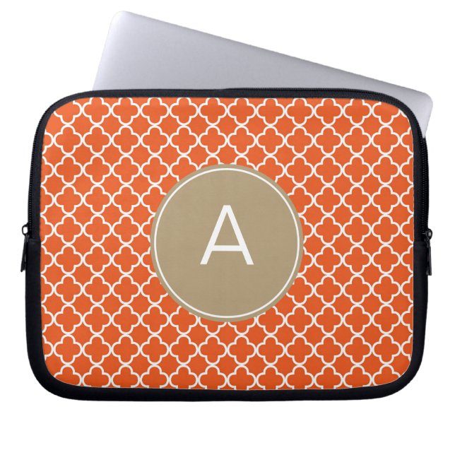 Funda Para Portátil Patrón de cuatrefoil monogramado (Frente)