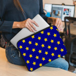 Funda Para Portátil Patrón de estrellas de oro, azul marino, exclusivo<br><div class="desc">Elegante,  elegante y sofisticado patrón de estrellas doradas. Regalo moderno y de moda,  perfecto para el amante de los patrones estelares en tu vida.</div>